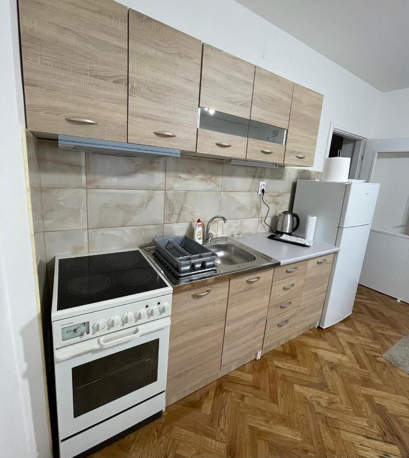 Apartman Venera ソンボル エクステリア 写真